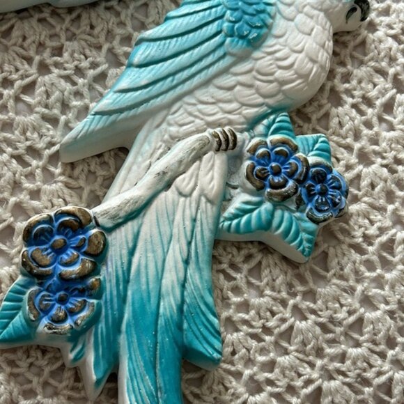 VTG Blue and White Parrot Wall Decor chalkware 1950 cockatiels 🦜 - Picture 2 of 5